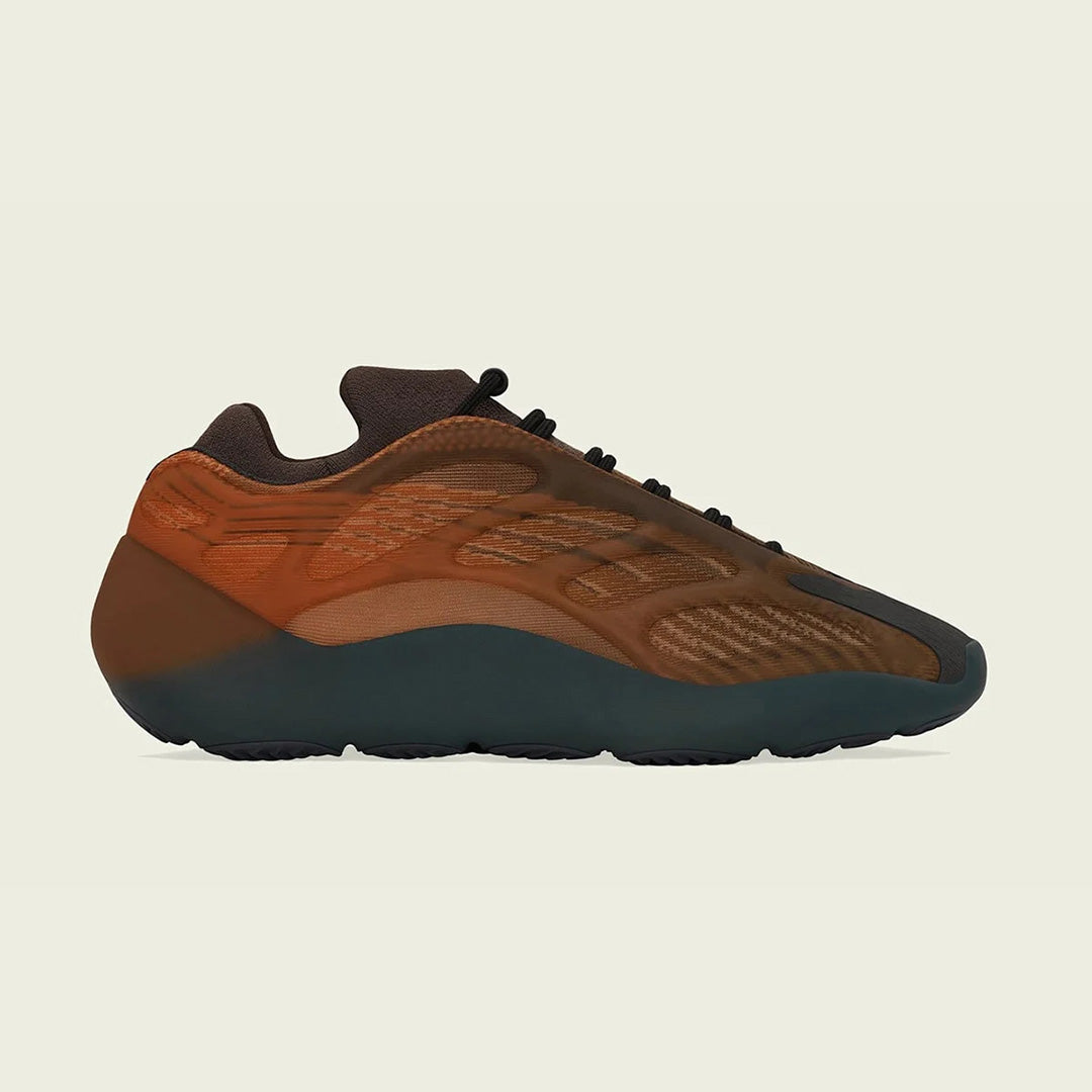 YZY 700 V3 - Copper Fade
