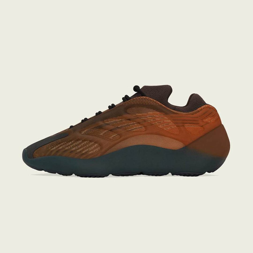 YZY 700 V3 - Copper Fade