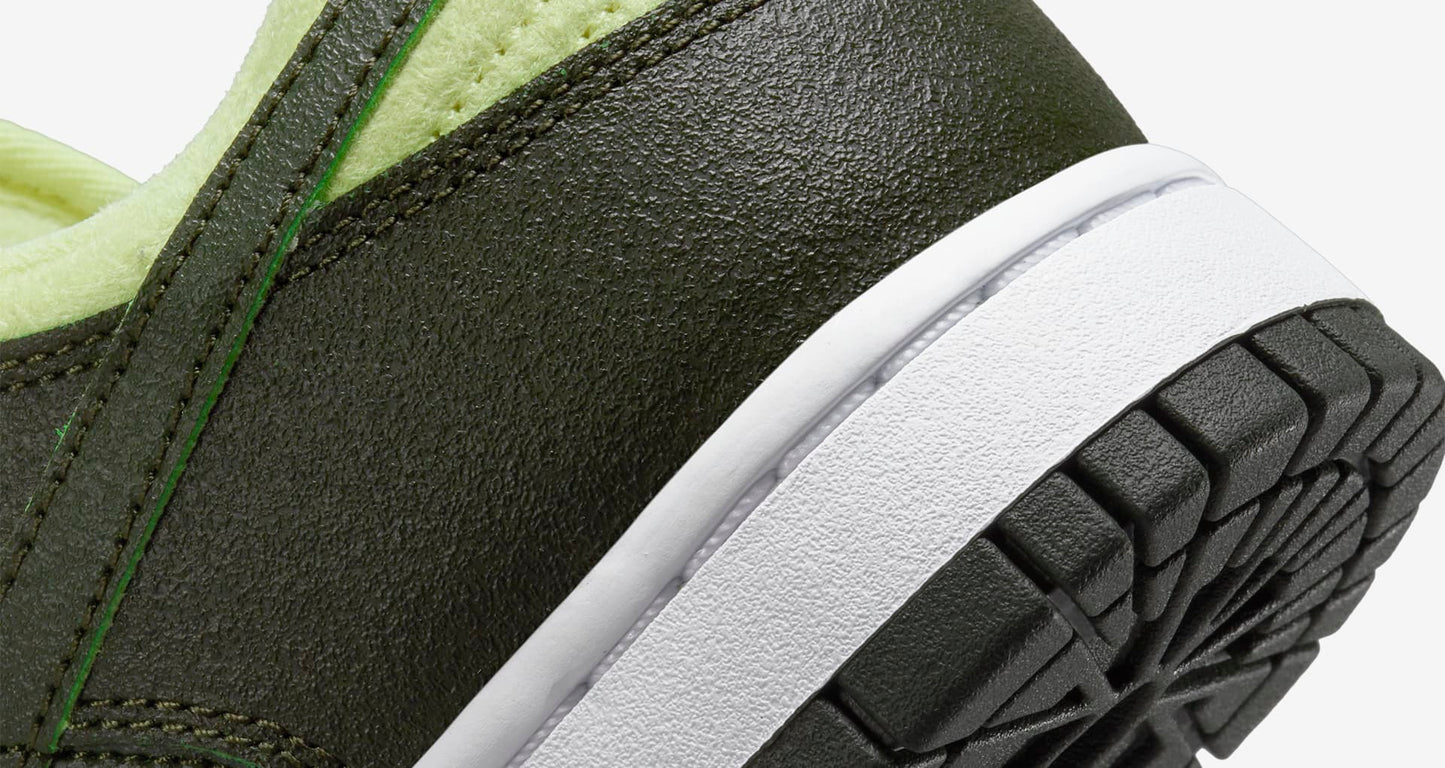 Nike Dunk Low - Avocado ( W )